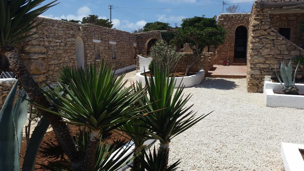 Ferienwohnung I Dammusi Di Pippo Lampedusa Exterior foto